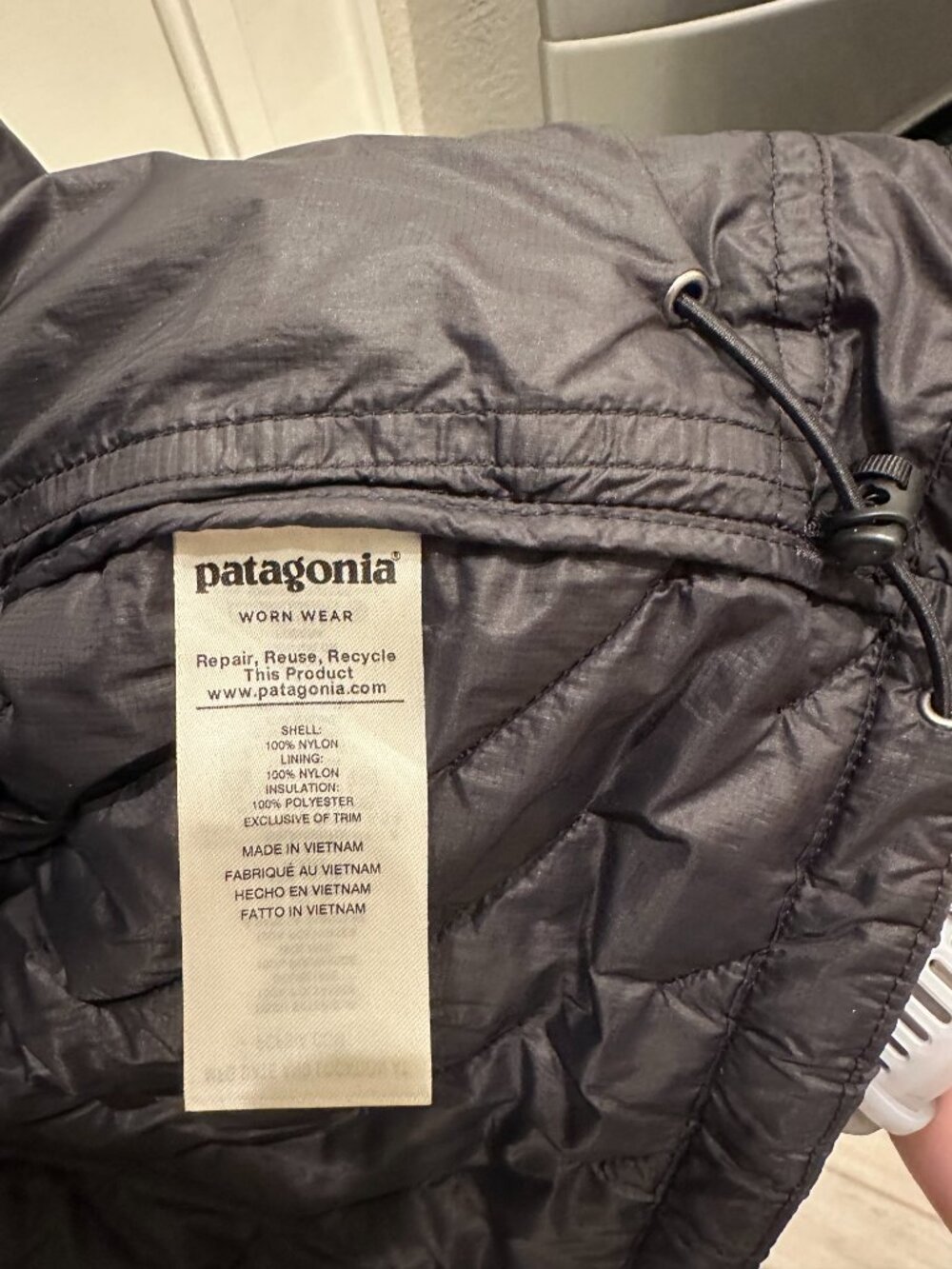 Patagonia Macro Puff Hoody Women’s Small Black Insulated Jacket: Excellent Cond - Picture 6 of 6